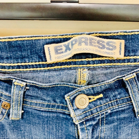 ⭐️ EXPRESS Cetine Bermuda Cut Off Shorts - Picture 2 of 5